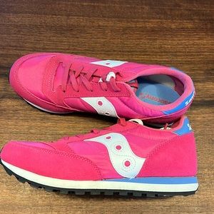 Saucony Jazz sneakers size 6 new.